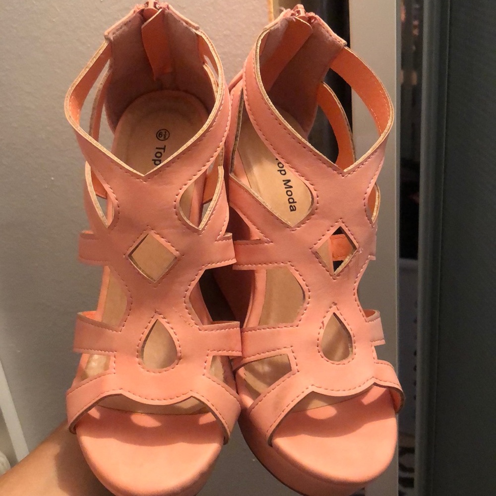 Pinky Peach wedges - Picture 2 of 3